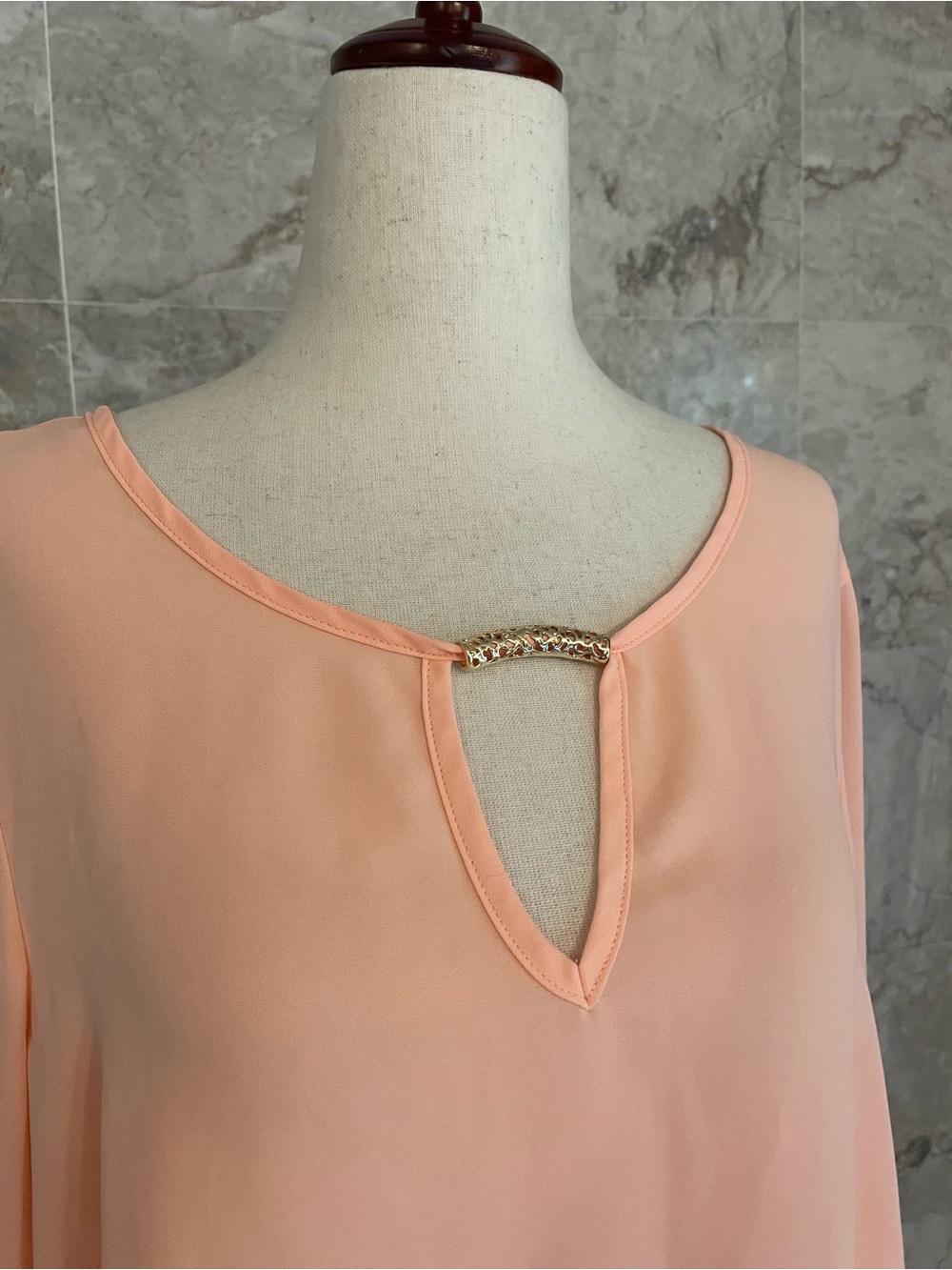 Thalia Sodi Peach Bell Sleeve Keyhole Top - Picture 4 of 8